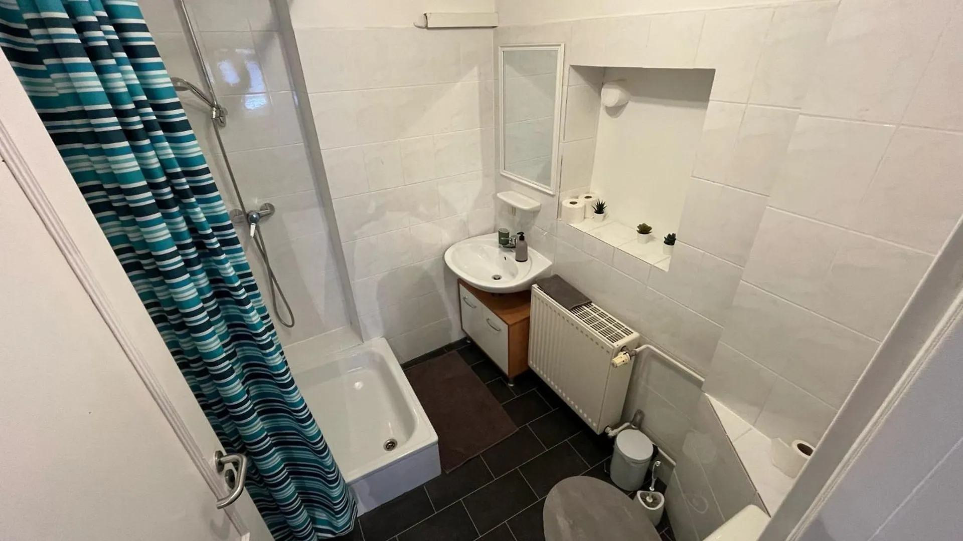 Home2Stay Apartmenthaus Dresden 0*,  Germany